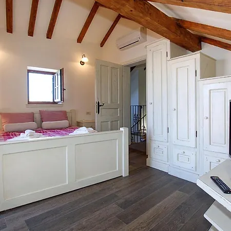 Idassa Villa