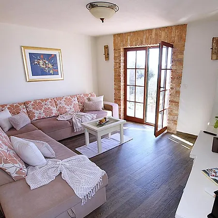 Idassa Villa *